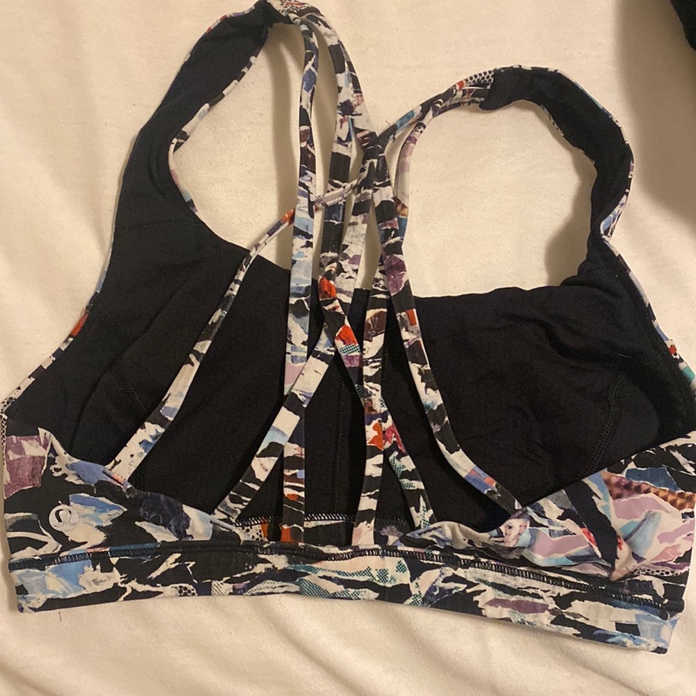 Lululemon sports bra